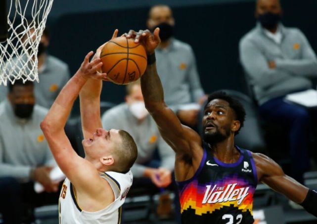  艾顿25+15，开拓者惨败太阳跌出前八  